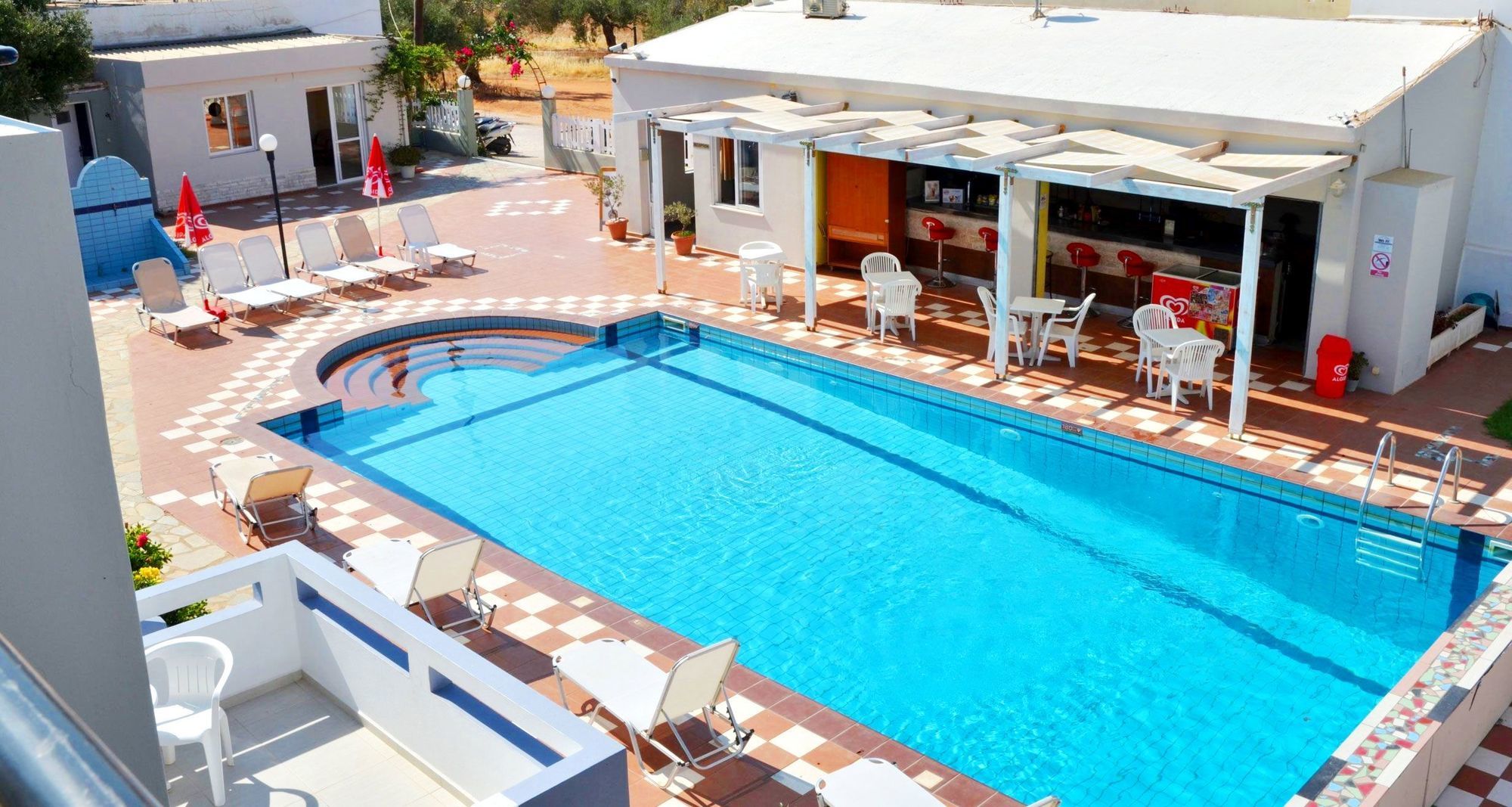 Golden Sun Boutique Aparthotel มาเลีย ภายนอก รูปภาพ