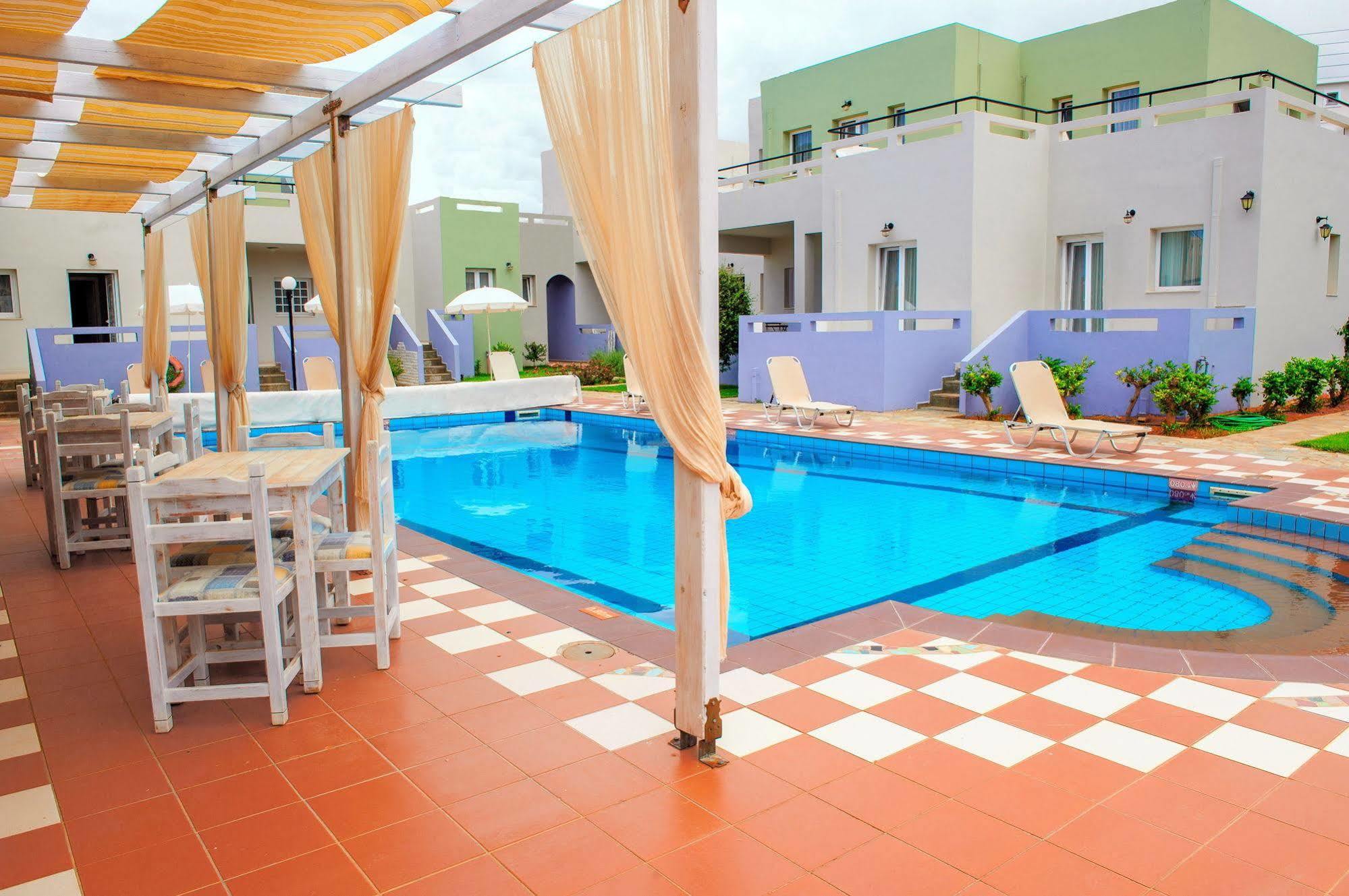 Golden Sun Boutique Aparthotel มาเลีย ภายนอก รูปภาพ