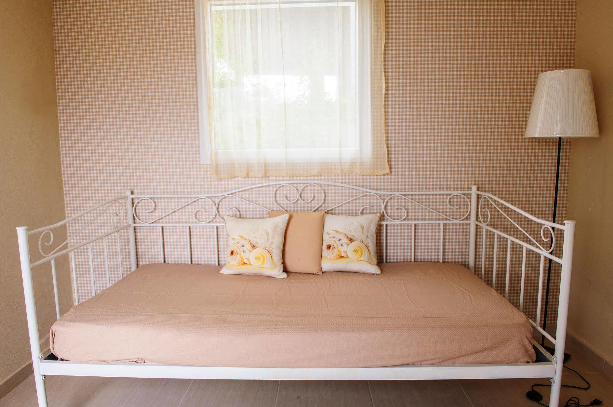 Golden Sun Boutique Aparthotel มาเลีย ภายนอก รูปภาพ
