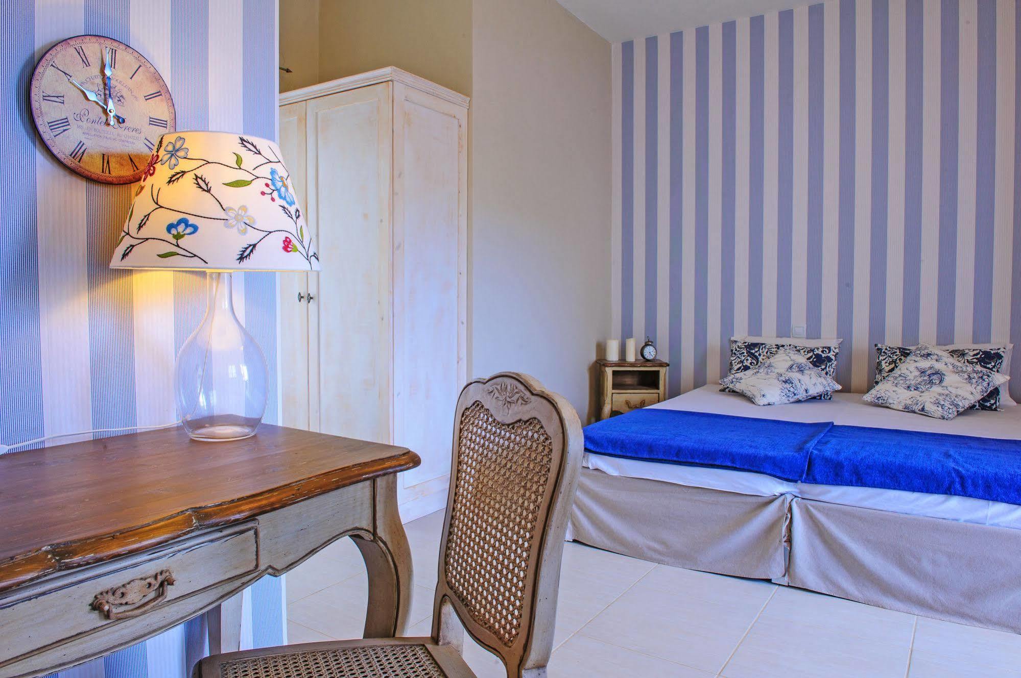 Golden Sun Boutique Aparthotel มาเลีย ภายนอก รูปภาพ
