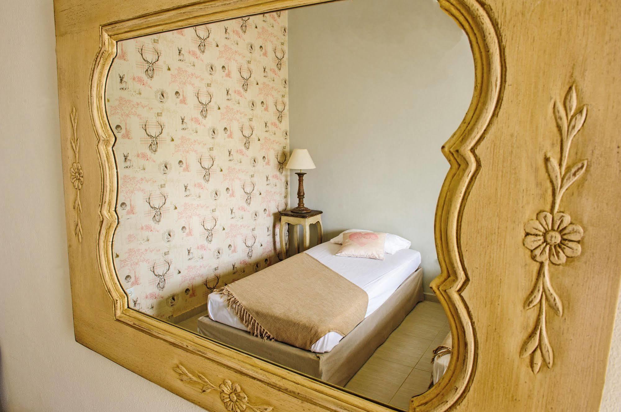 Golden Sun Boutique Aparthotel มาเลีย ภายนอก รูปภาพ