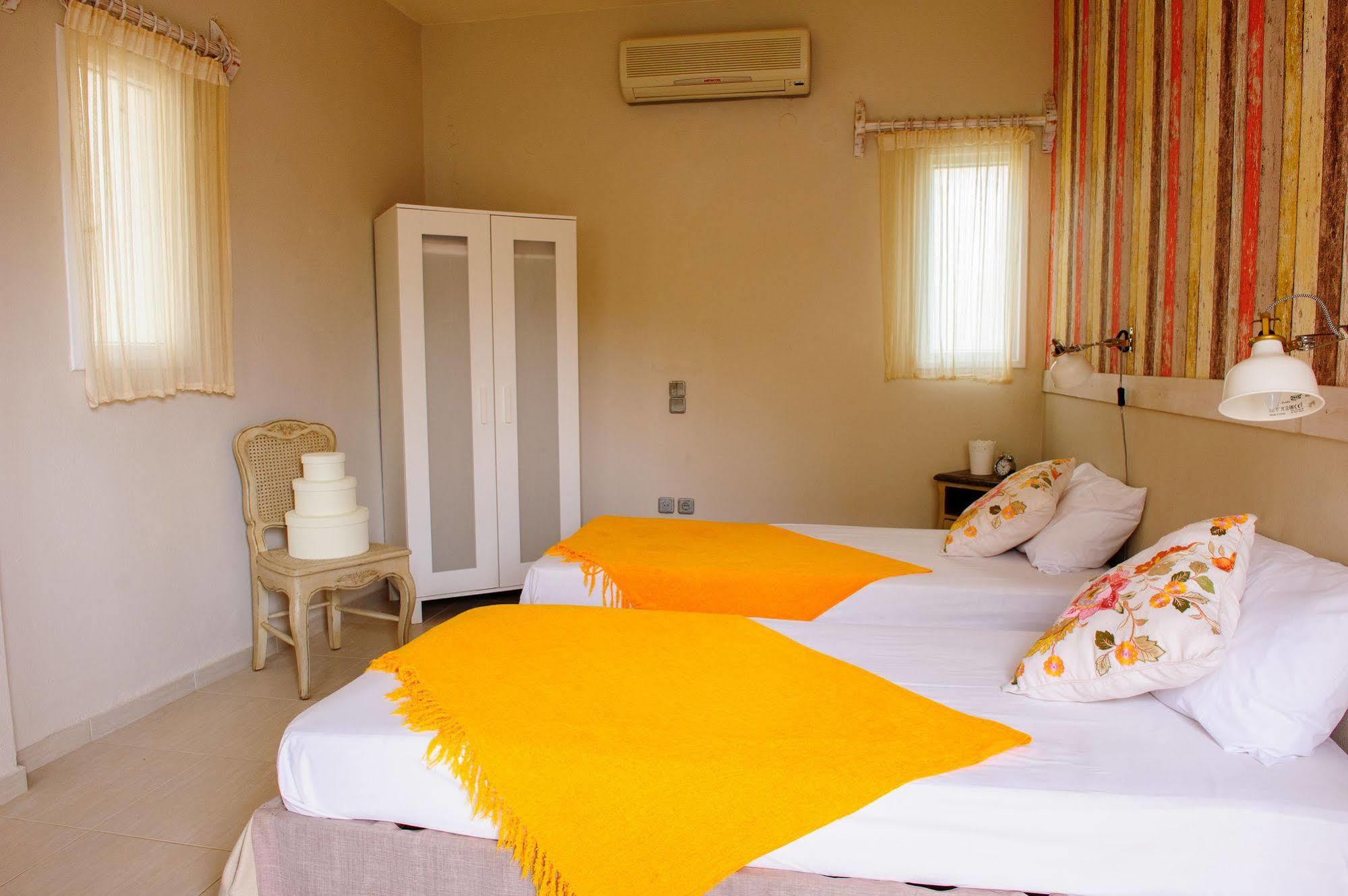 Golden Sun Boutique Aparthotel มาเลีย ภายนอก รูปภาพ
